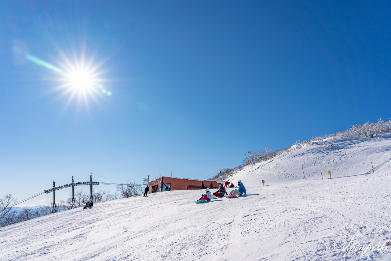 十勝サホロリゾート 快晴の空の下、極上の粉雪クルージングバーンを心ゆくまで味わう１日(*^^*)